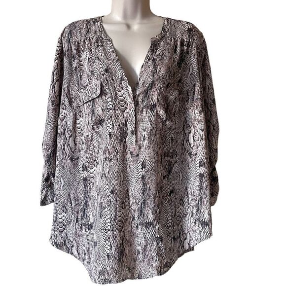 Torrid Harper Georgette Snake Animal Print Blouse 3/4 Roll Sleeve Plus - Picture 1 of 8